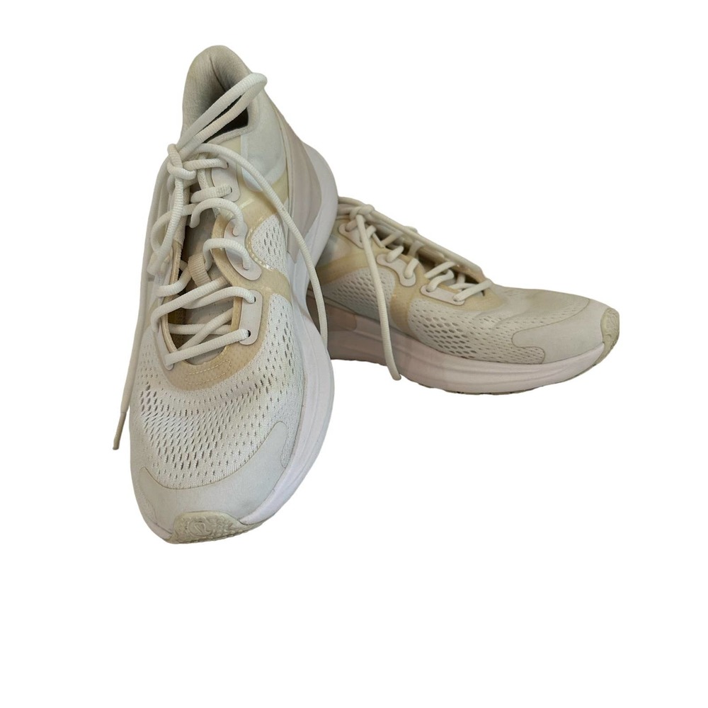 Lululemon BlissFeel Run tennis shoes sneakers white Size 7.5 women's EUC